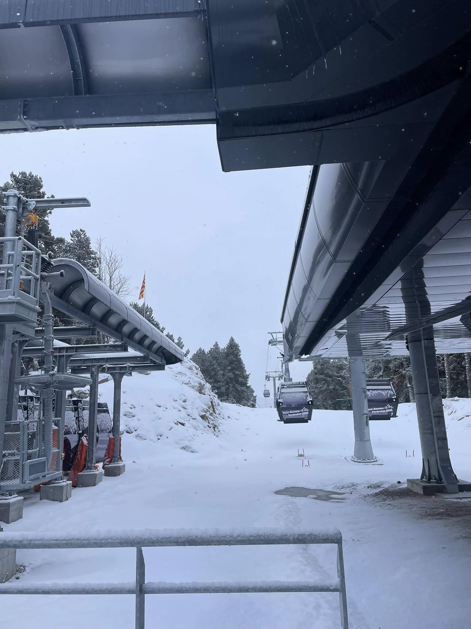 Beaucoup de neige avant la fermeture à Bolquère Pyrénées 2000